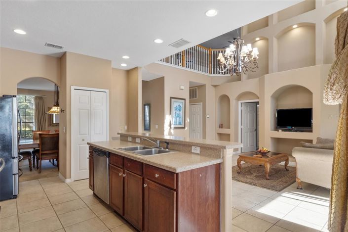 Image No.16-5 Bed House for sale