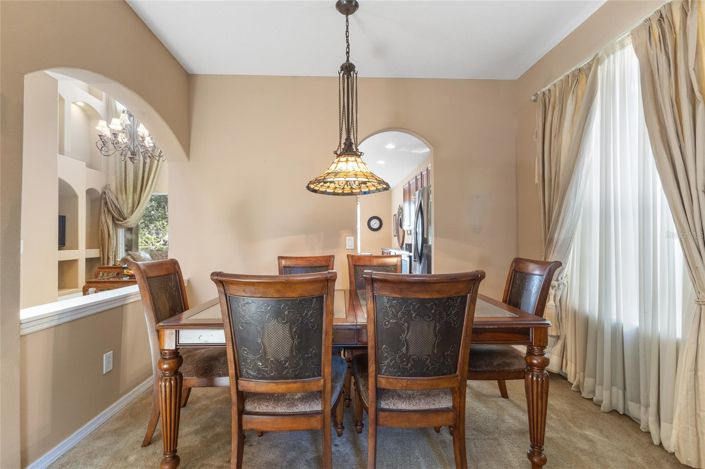 Image No.8-5 Bed House for sale