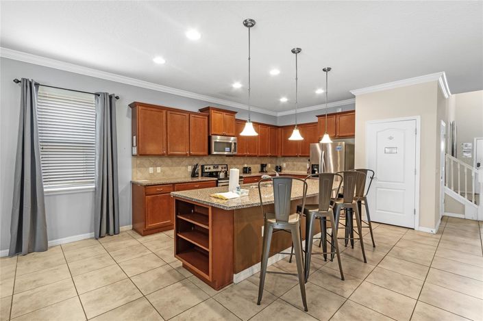 Image No.11-8 Bed House for sale