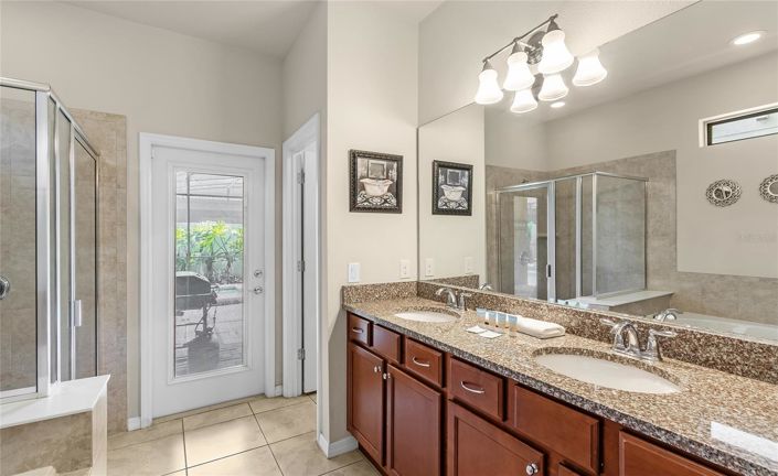 Image No.15-8 Bed House for sale