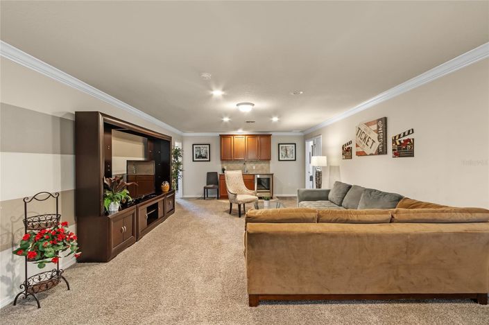 Image No.30-8 Bed House for sale