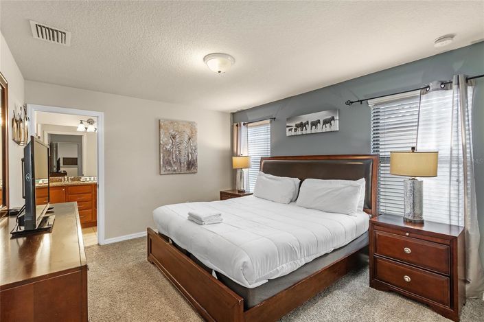 Image No.31-8 Bed House for sale