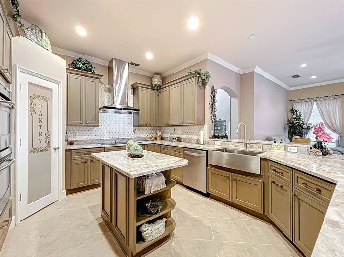 Image No.18-4 Bed House for sale