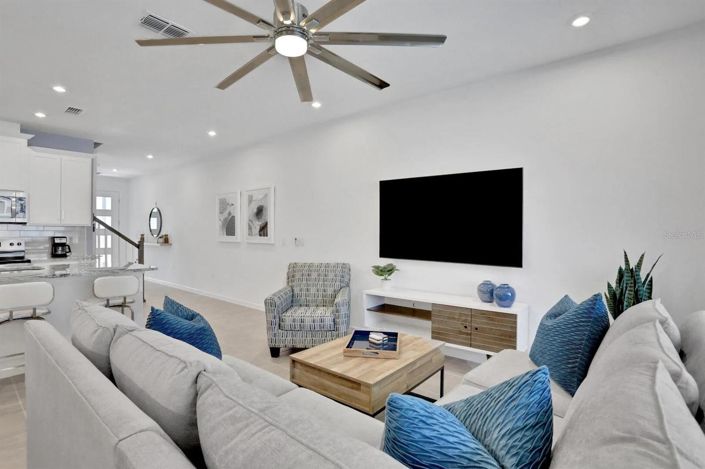 Image No.17-5 Bed Townhouse for sale