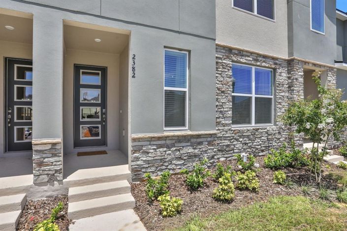 Image No.2-5 Bed Townhouse for sale