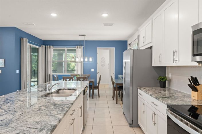 Image No.9-6 Bed House for sale