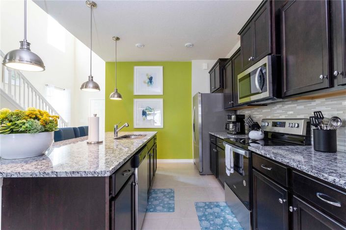 Image No.5-6 Bed House for sale