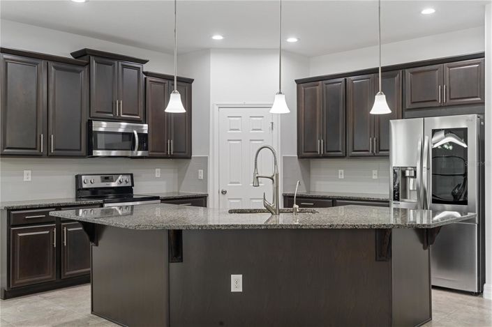 Image No.9-4 Bed House for sale