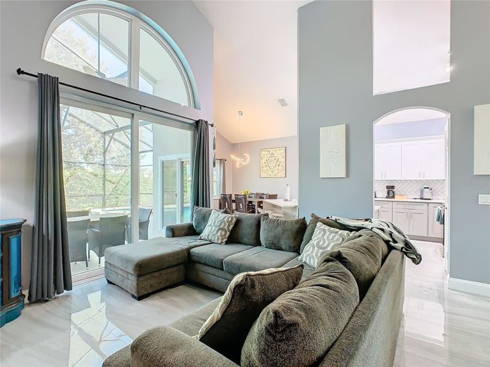 Image No.15-6 Bed House for sale