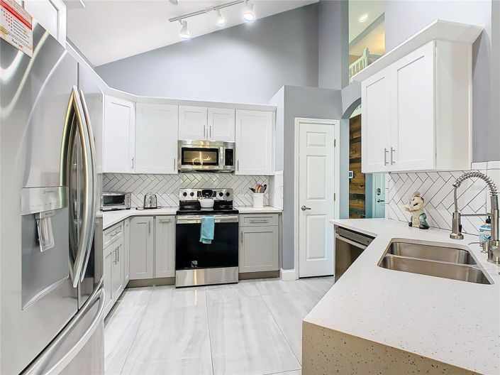 Image No.21-6 Bed House for sale