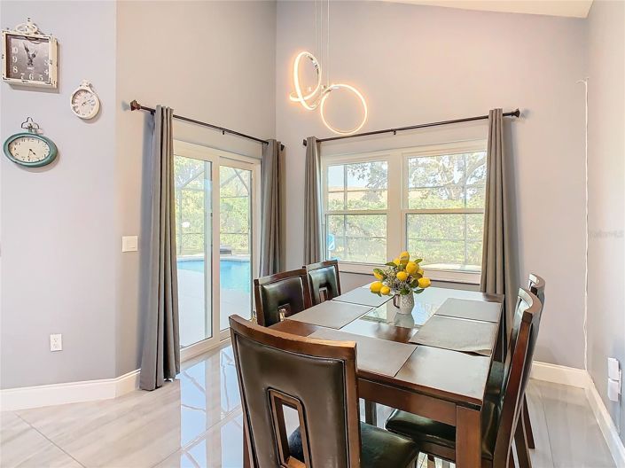 Image No.25-6 Bed House for sale