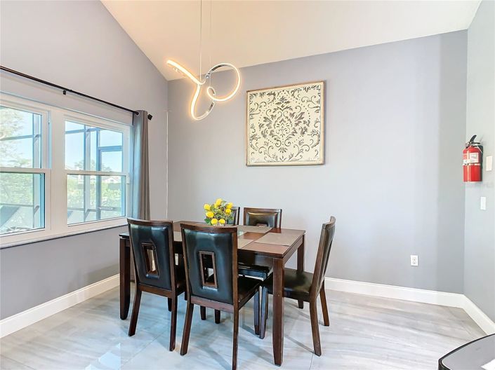 Image No.26-6 Bed House for sale