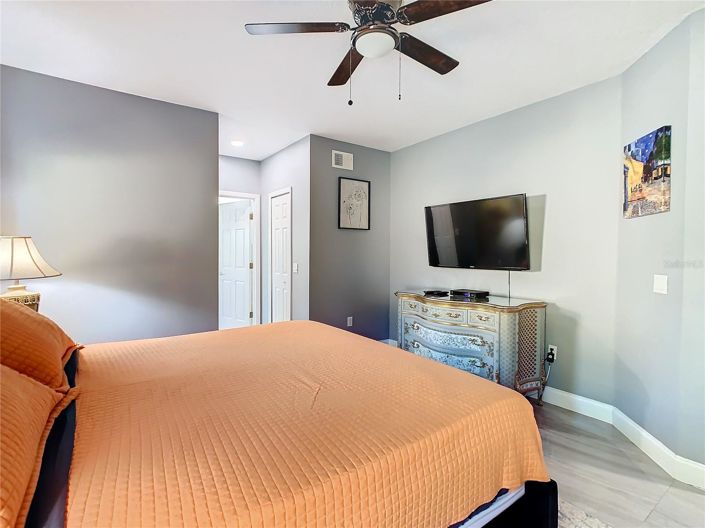 Image No.33-6 Bed House for sale