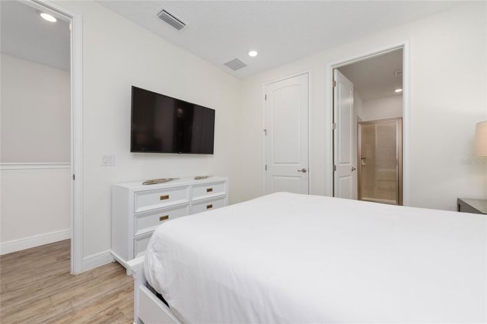 Image No.18-4 Bed House for sale