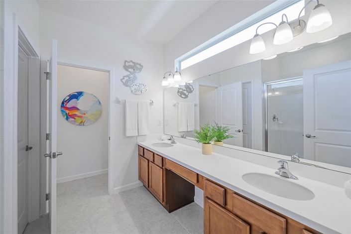 Image No.22-8 Bed House for sale