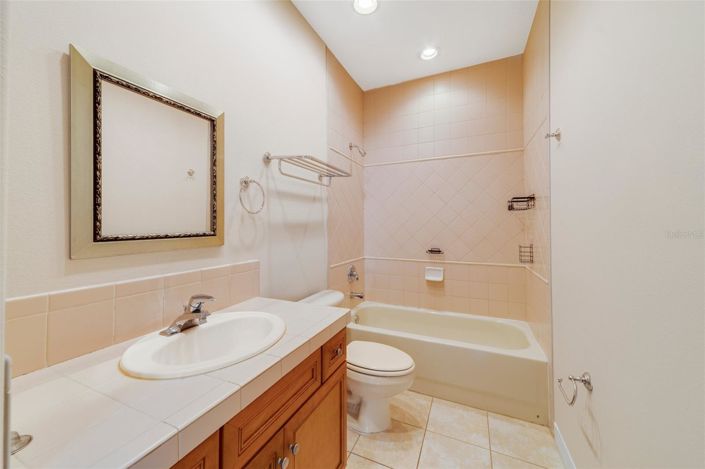 Image No.11-4 Bed Townhouse for sale