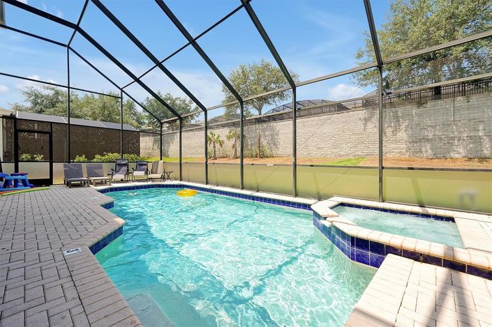 Image No.18-6 Bed House for sale