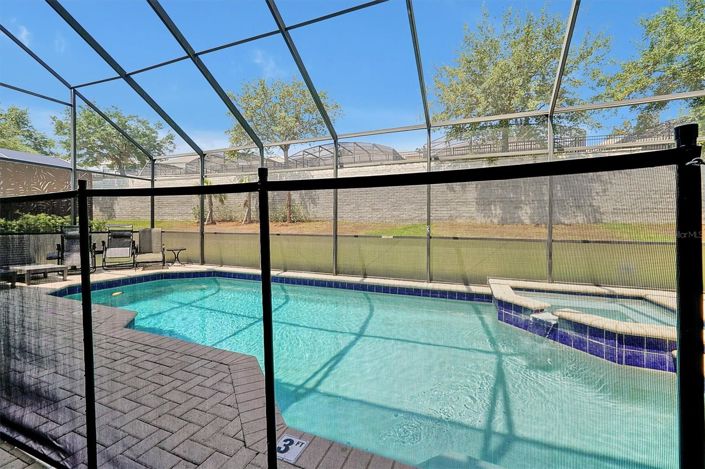 Image No.24-6 Bed House for sale