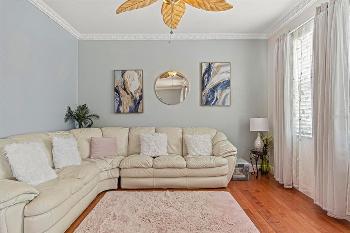 Image No.40-5 Bed House for sale