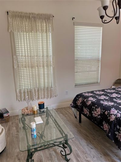 Image No.42-5 Bed House for sale