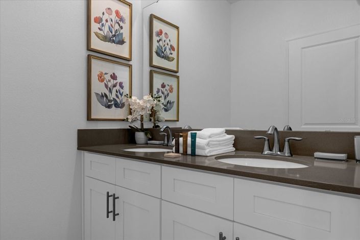 Image No.29-5 Bed Townhouse for sale