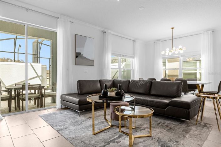 Image No.7-5 Bed Townhouse for sale