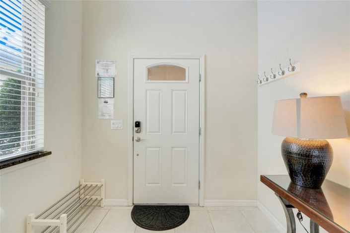 Image No.6-6 Bed House for sale