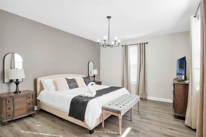 Image No.20-5 Bed House for sale