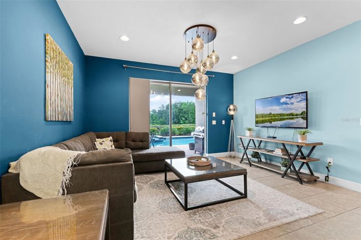 Image No.11-8 Bed House for sale