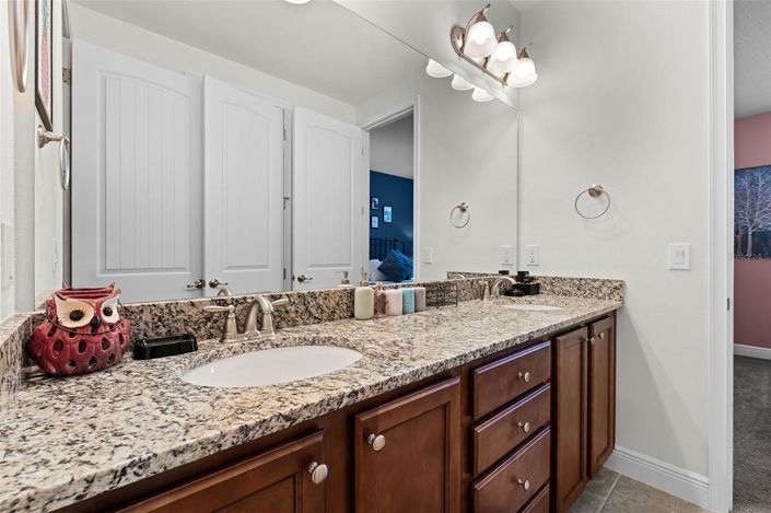 Image No.25-8 Bed House for sale