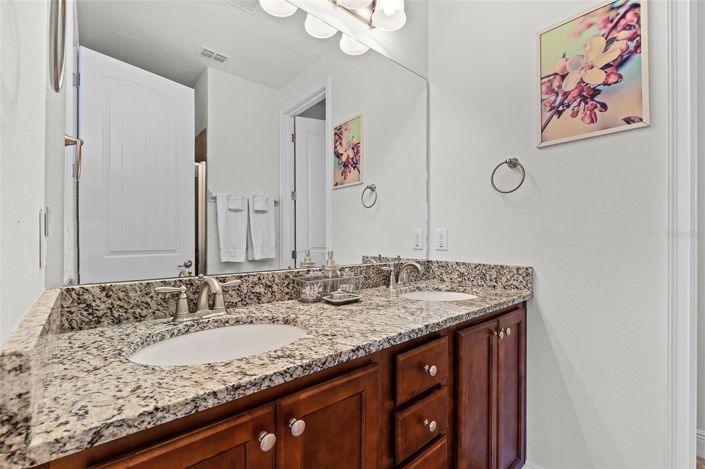 Image No.29-8 Bed House for sale