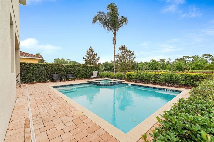 Image No.36-8 Bed House for sale