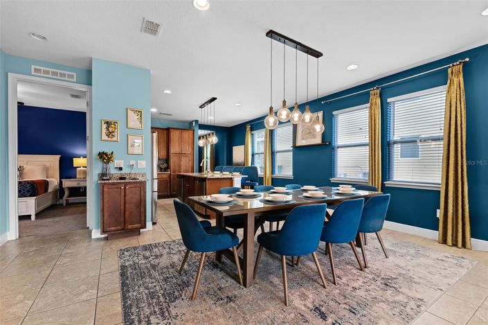 Image No.9-8 Bed House for sale