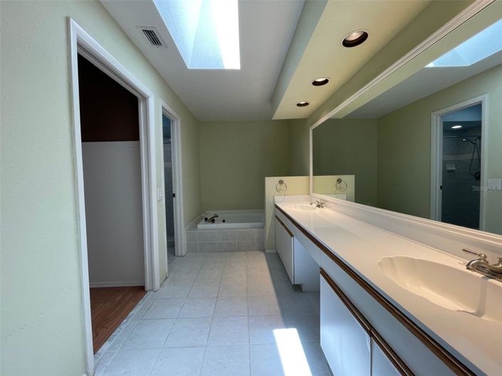 Image No.12-4 Bed House for sale