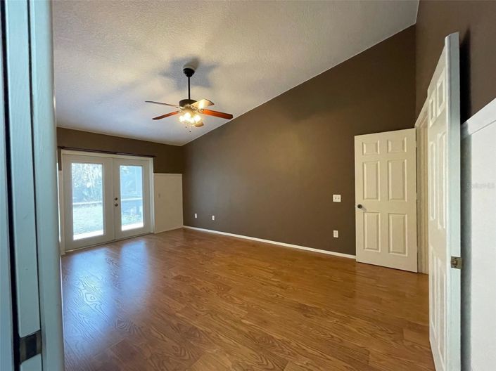 Image No.17-4 Bed House for sale