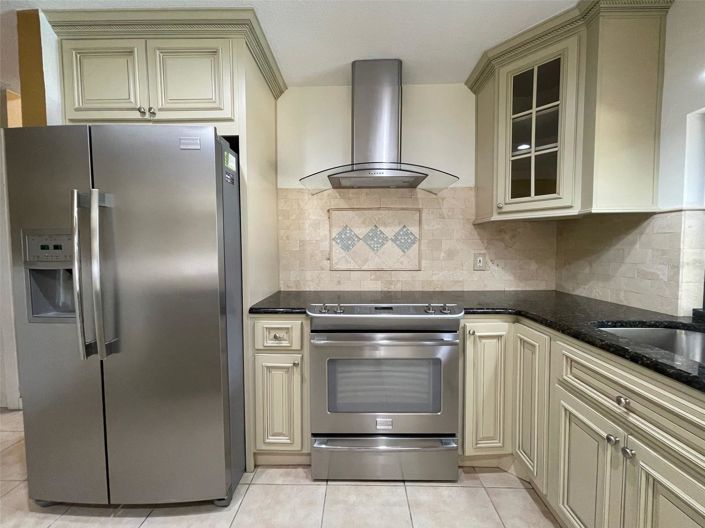 Image No.30-4 Bed House for sale