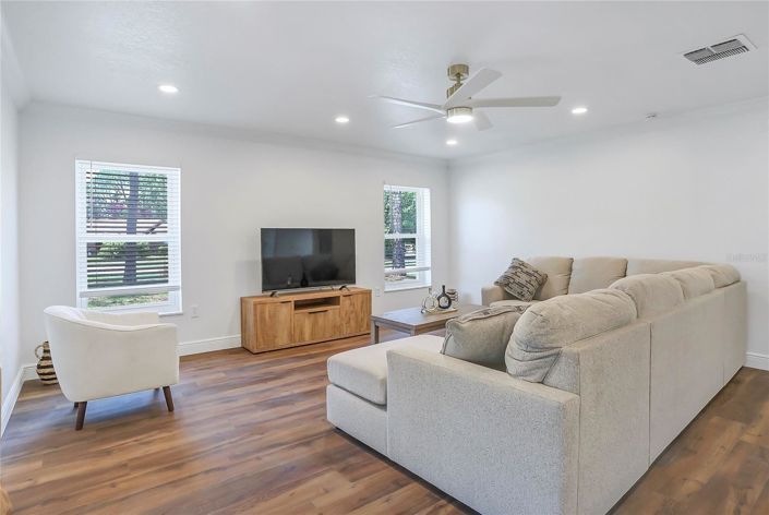 Image No.14-4 Bed House for sale