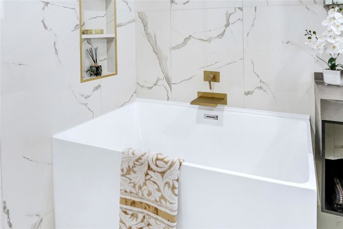 Image No.21-4 Bed House for sale