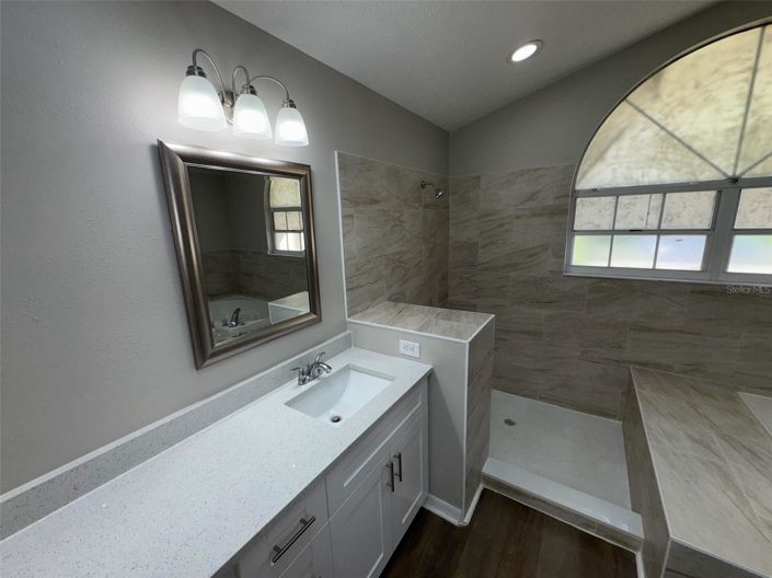 Image No.18-4 Bed House for sale