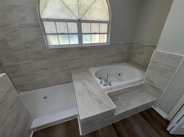 Image No.19-4 Bed House for sale