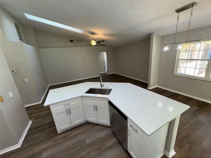 Image No.2-4 Bed House for sale