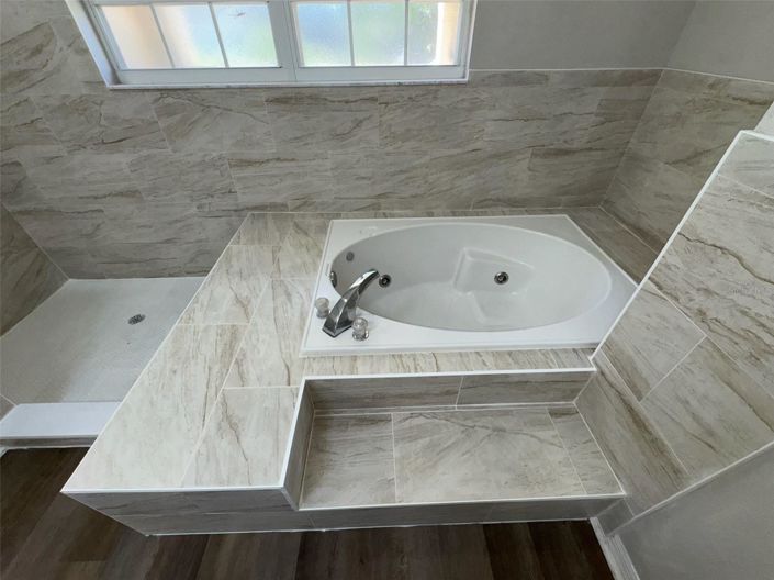 Image No.20-4 Bed House for sale