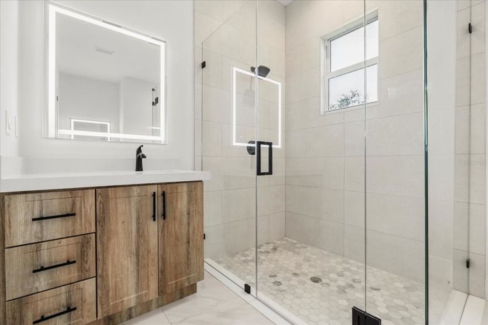 Image No.11-3 Bed House for sale