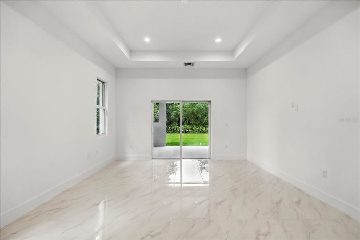 Image No.6-3 Bed House for sale