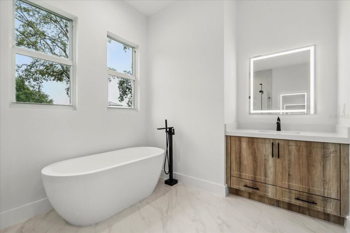 Image No.9-3 Bed House for sale