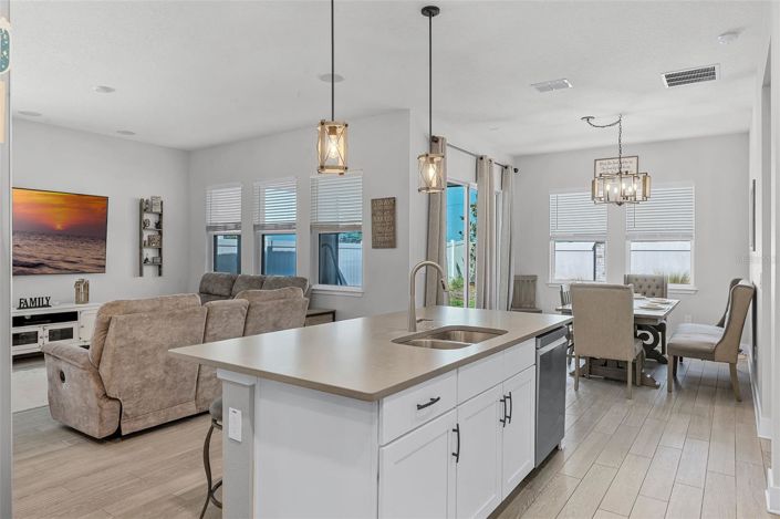 Image No.8-4 Bed House for sale