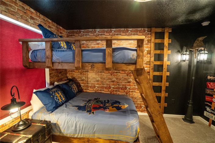 Image No.54-5 Bed Townhouse for sale