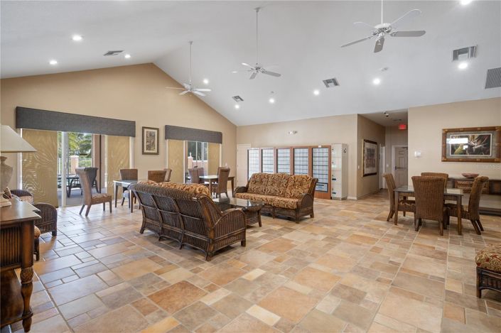 Image No.31-3 Bed Townhouse for sale