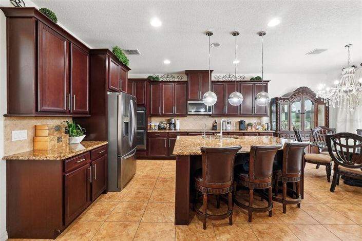 Image No.18-5 Bed House for sale