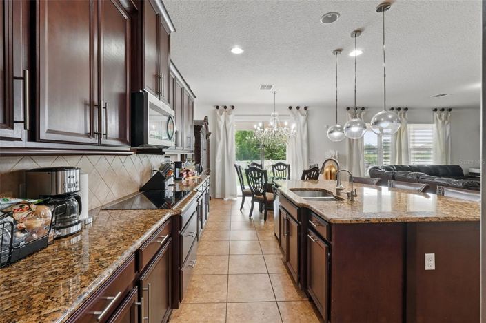 Image No.20-5 Bed House for sale